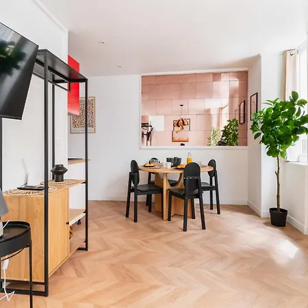 Tout Equipe Et Cosy 18 - 4p Париж